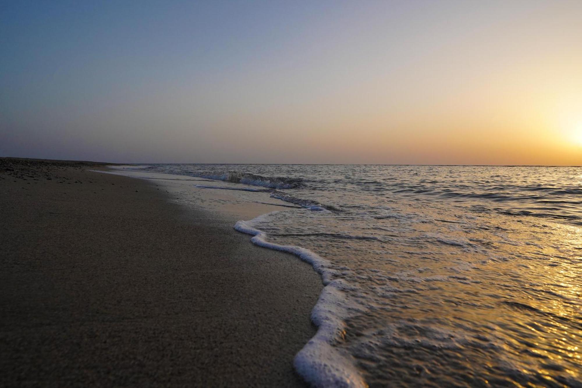 Sataya Resort Marsa Alam מראה חיצוני תמונה Sunset at the beach